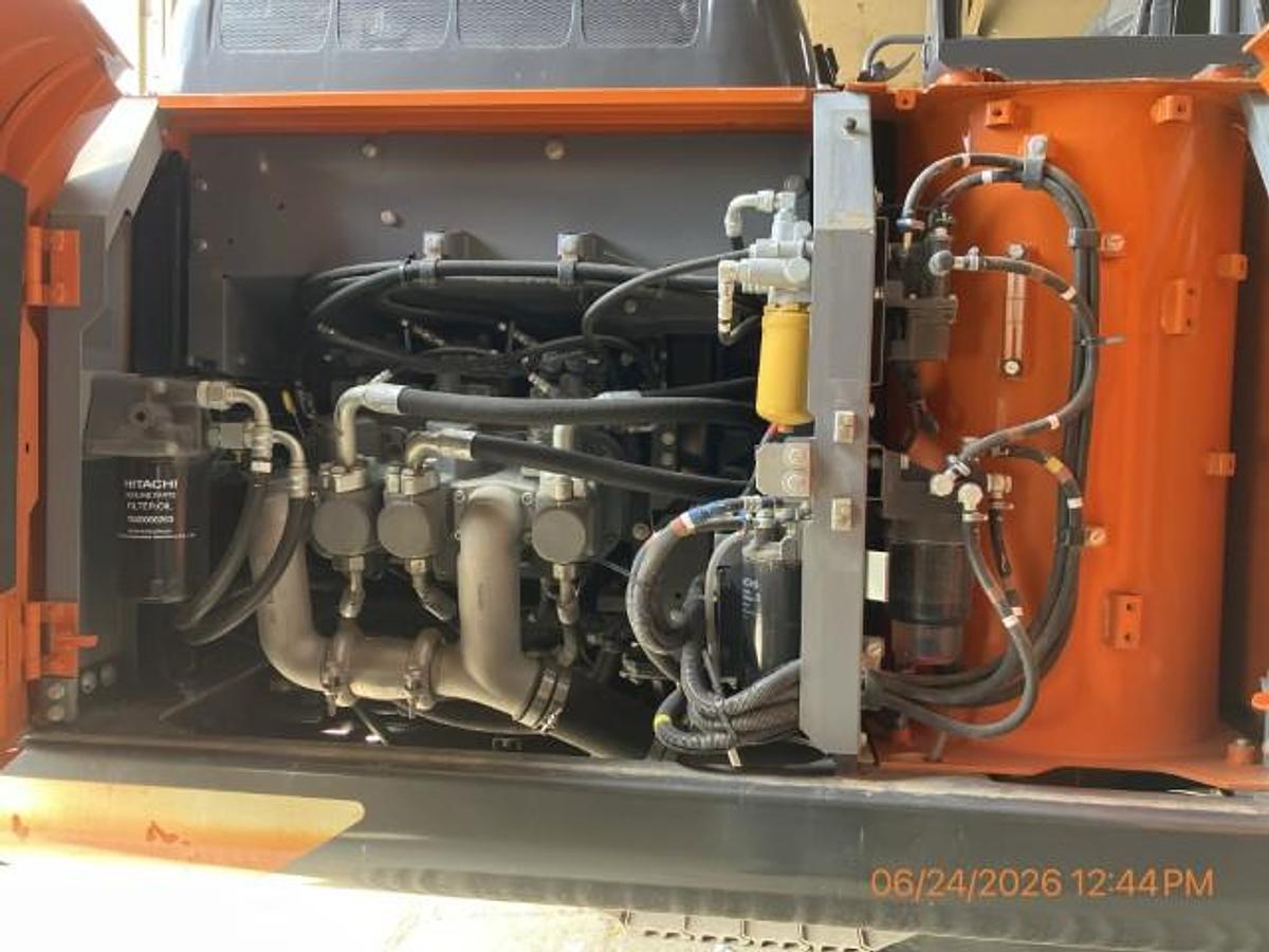 Used 2021 HITACHI ZX200-6