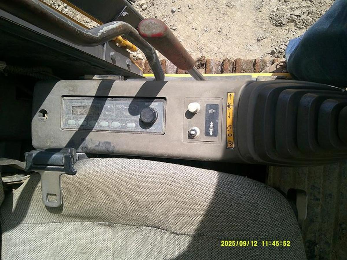 Used 2003 DEERE J160C