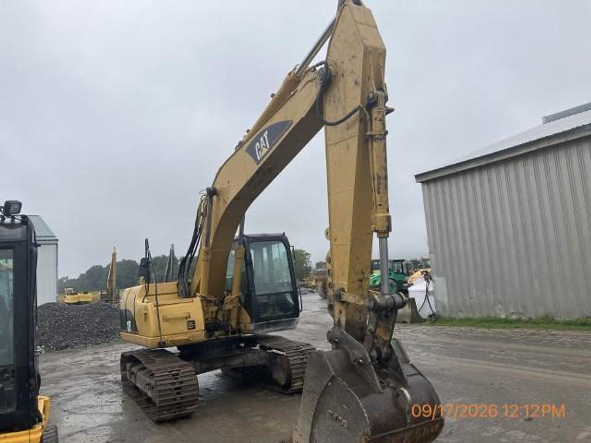 Used 2001 CATERPILLAR 320C U