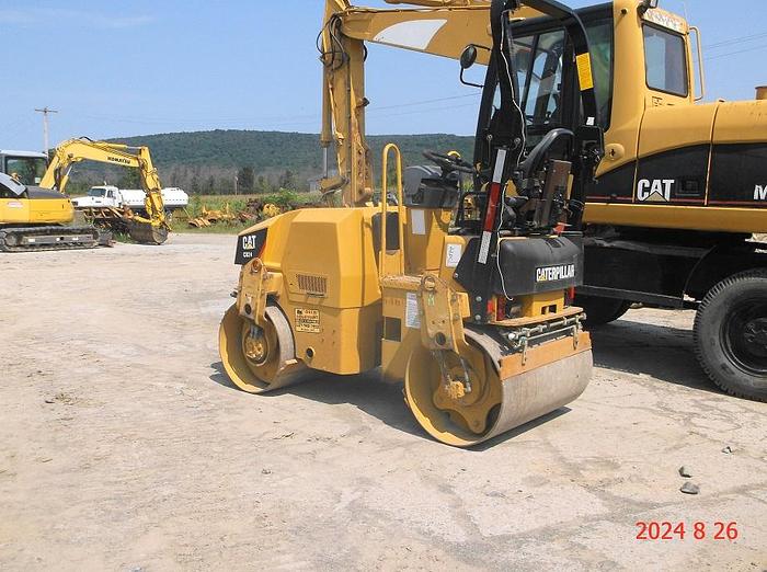 Used 2012 CATERPILLAR CB24XT