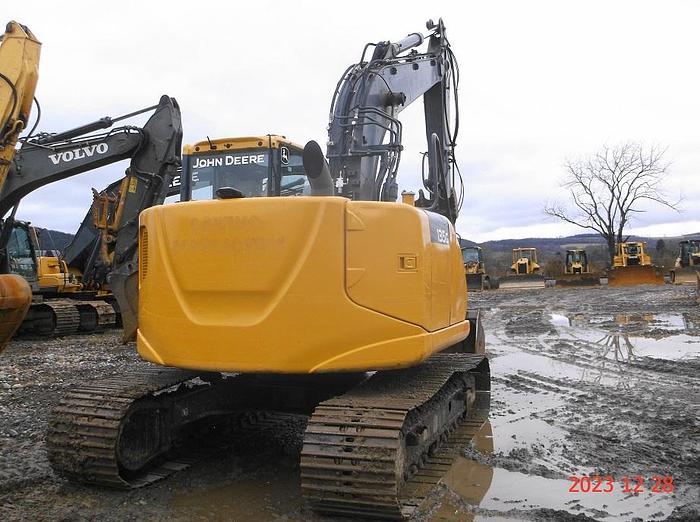 Used 2012 DEERE 135G