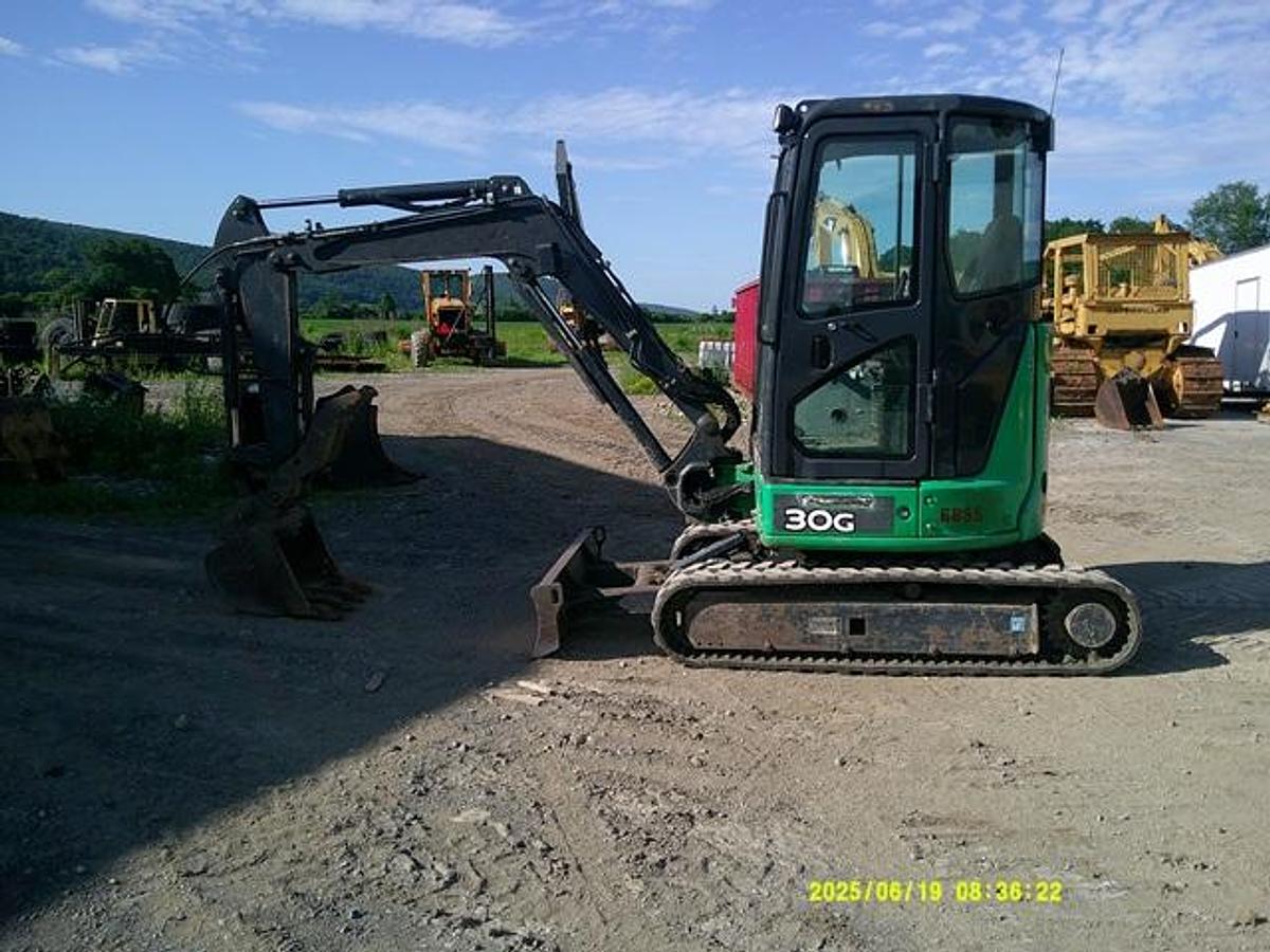 Used 2019 DEERE 30G