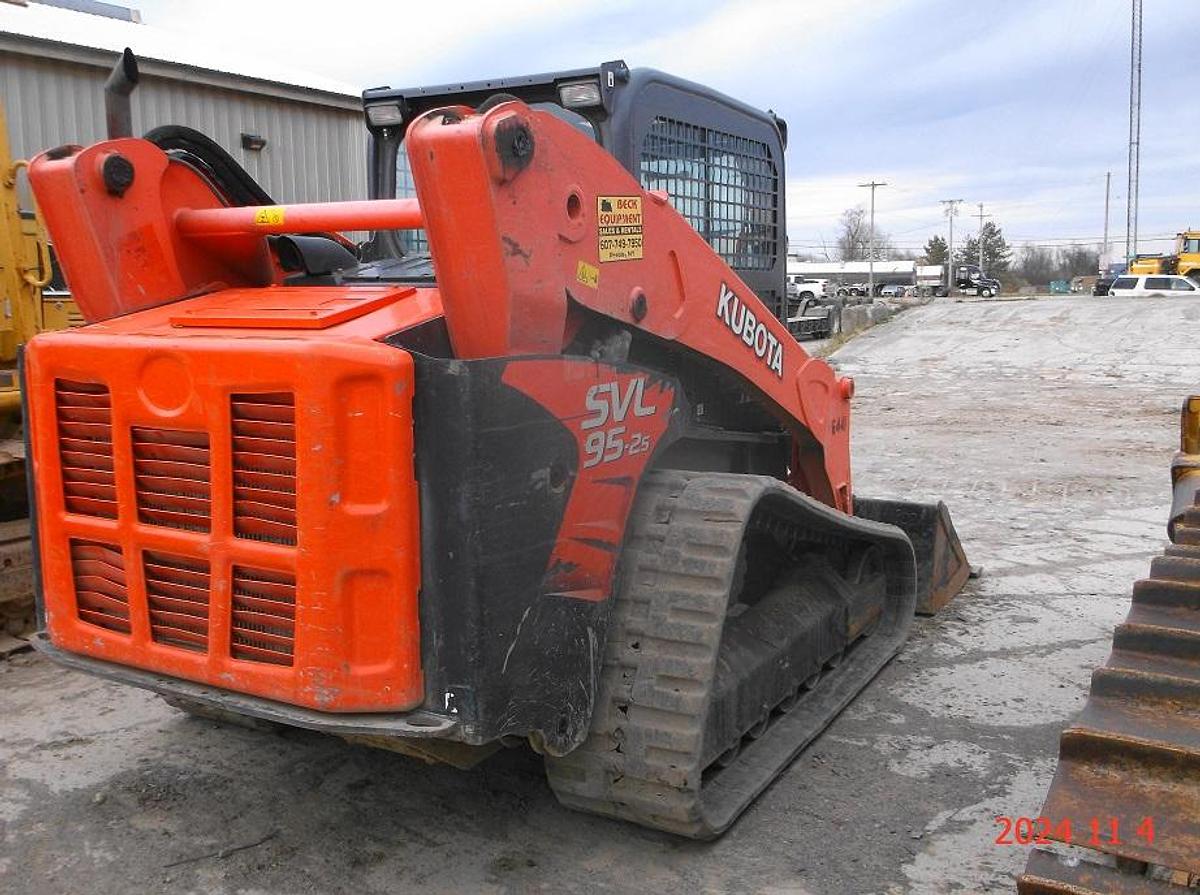 Used 2018 Kubota SVL-95-2S