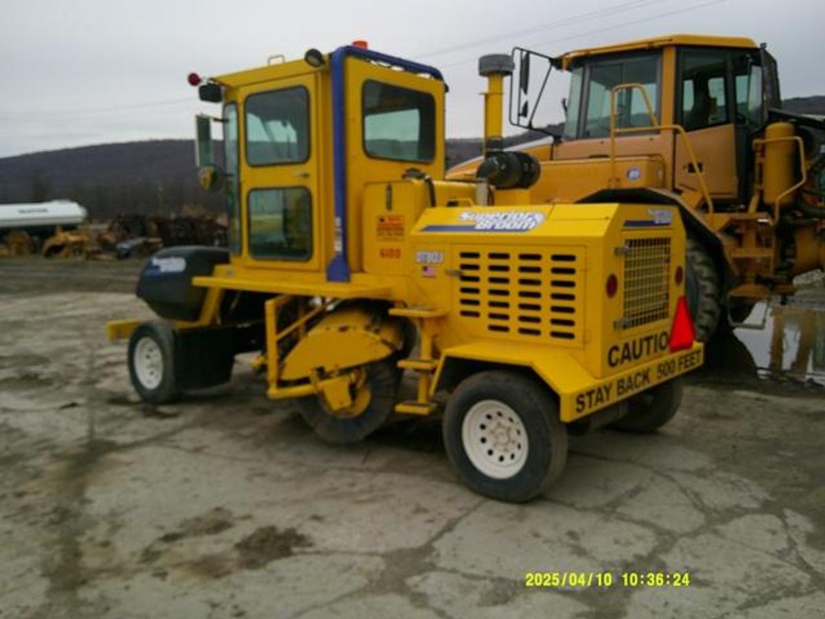 Used 2007 SUPERIOR BROOM DT80CT
