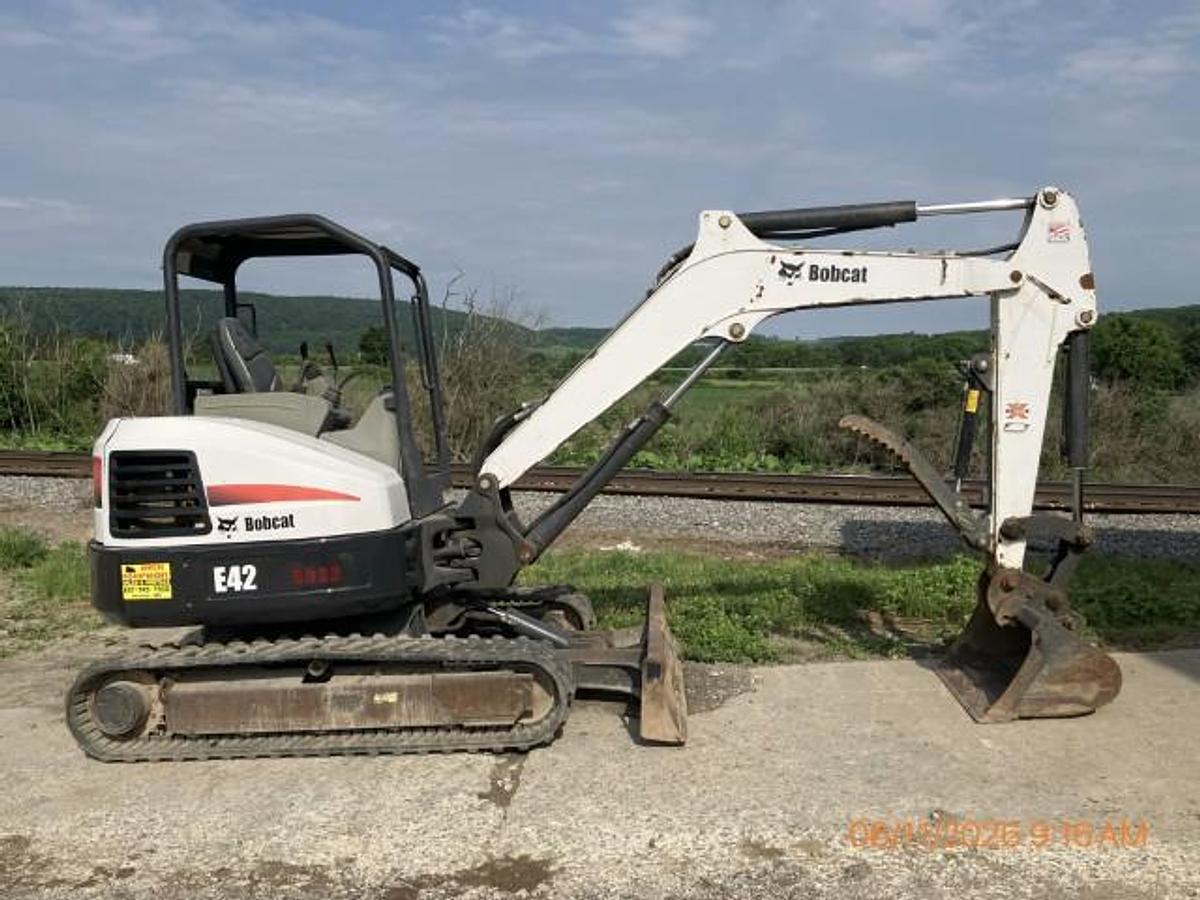 Used 2014 BOBCAT E42