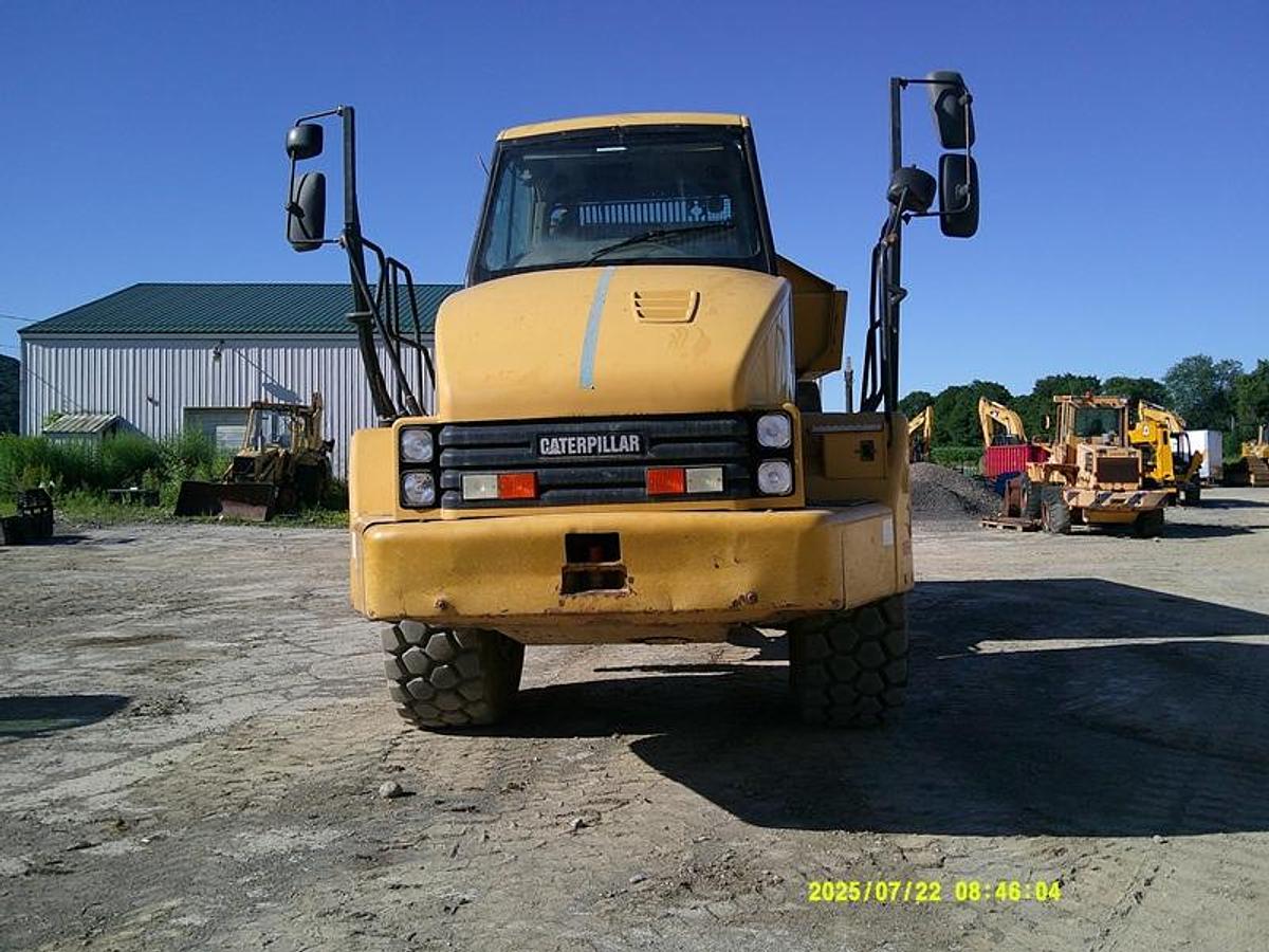 Used 2011 CATERPILLAR 730