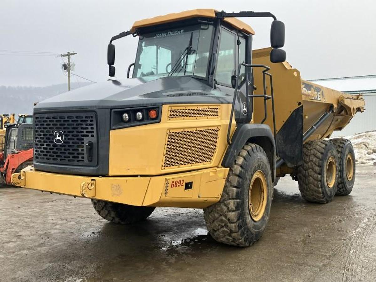 Used 2019 DEERE 260E