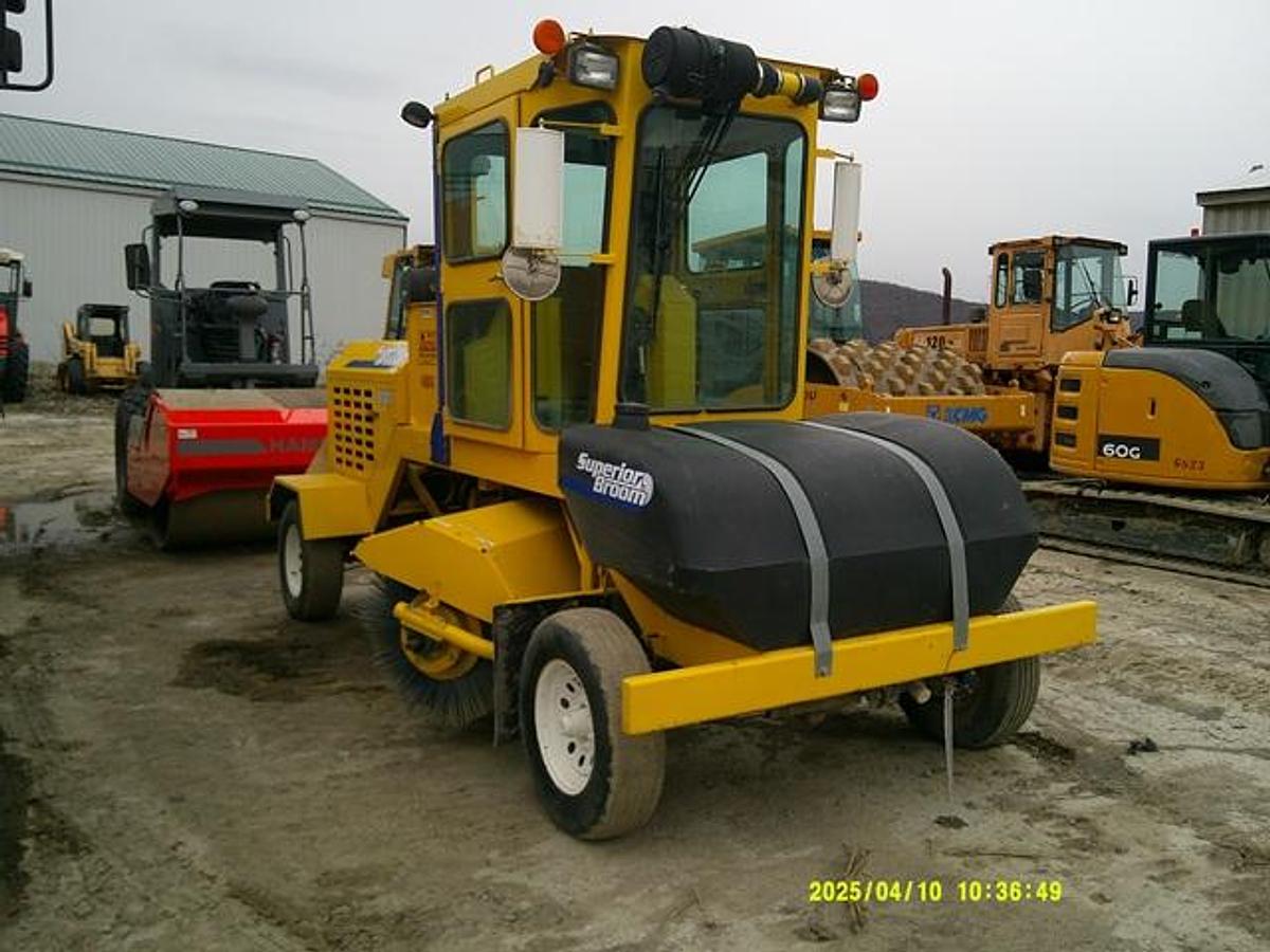 Used 2007 SUPERIOR BROOM DT80CT