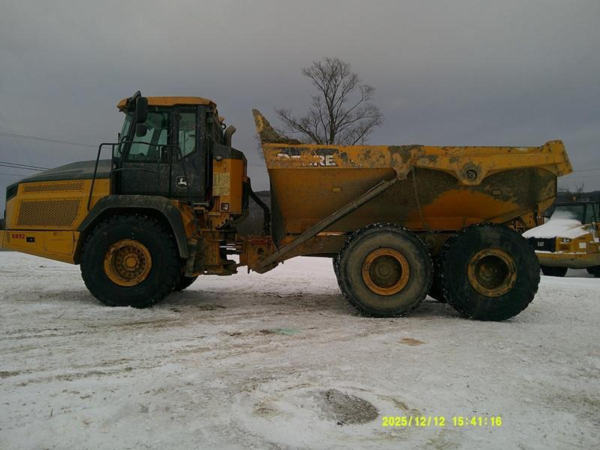 Used 2019 DEERE 260E
