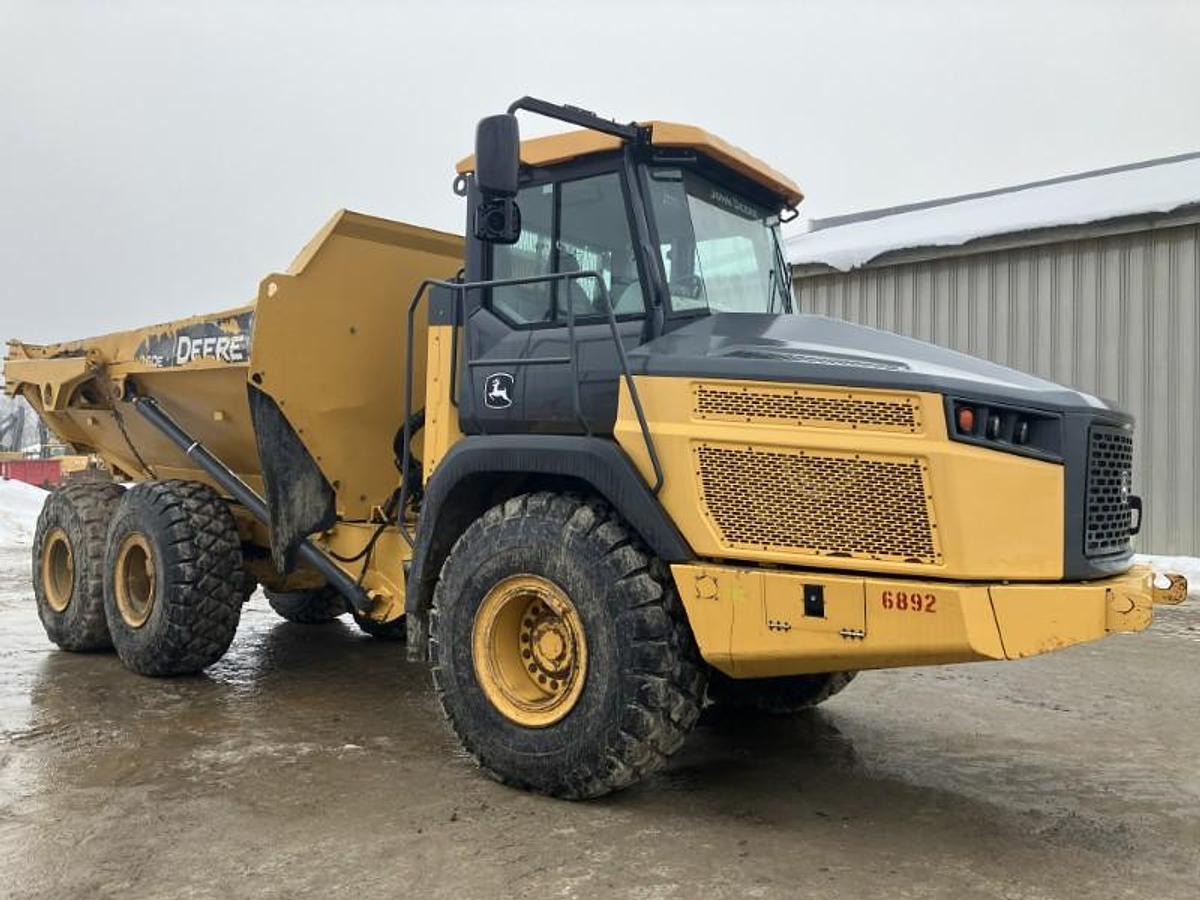 Used 2019 DEERE 260E