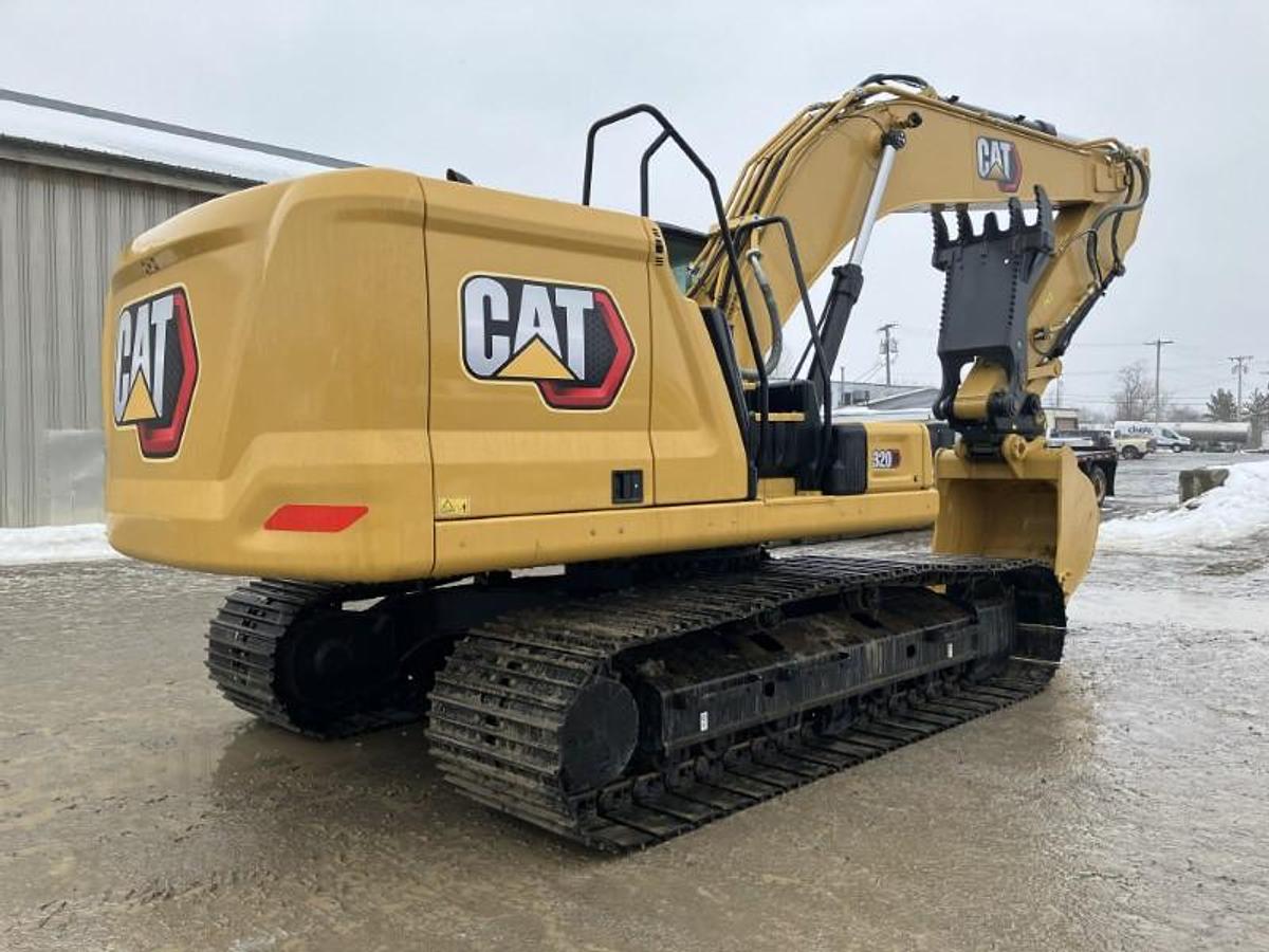 Used 2023 CATERPILLAR 320 GC