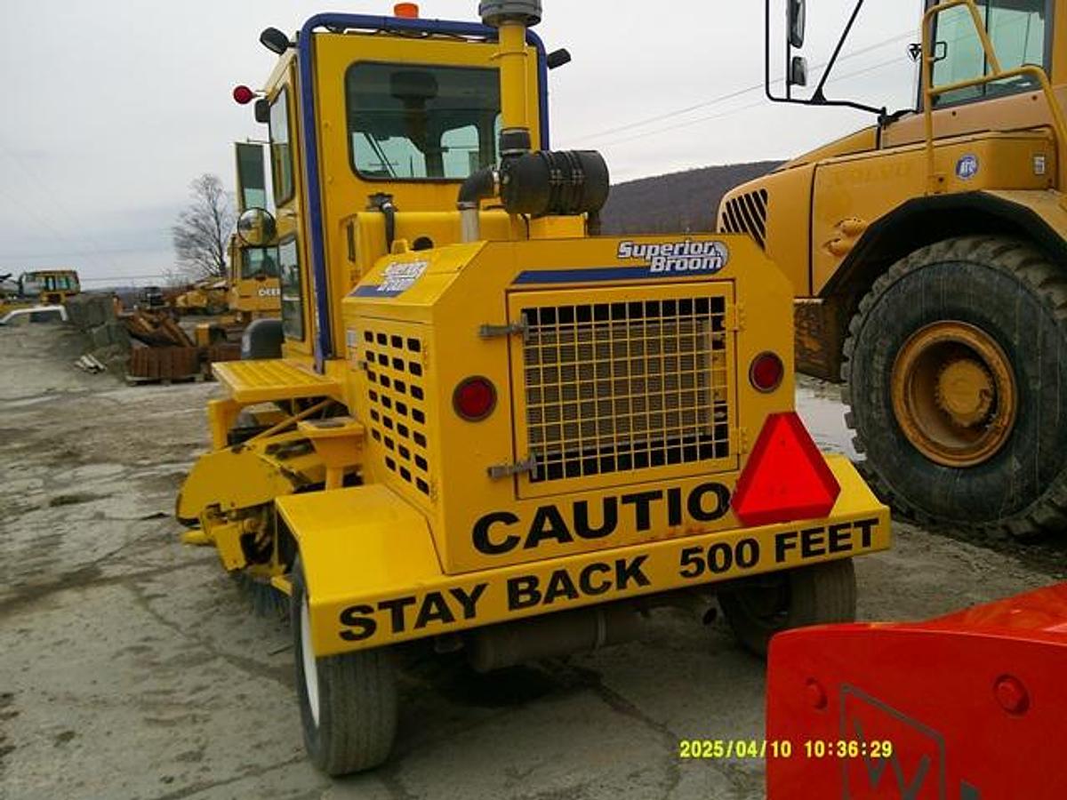 Used 2007 SUPERIOR BROOM DT80CT
