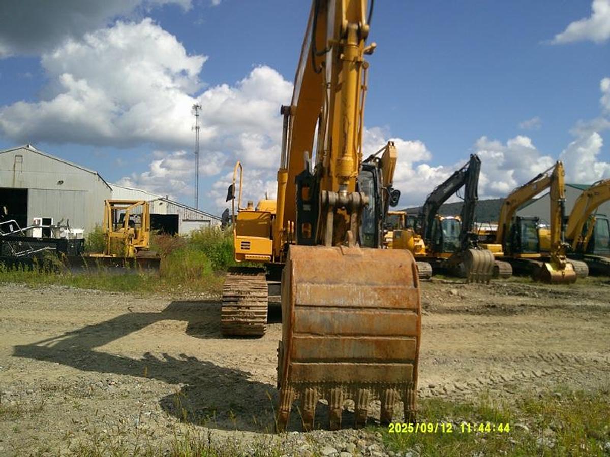 Used 2003 DEERE J160C
