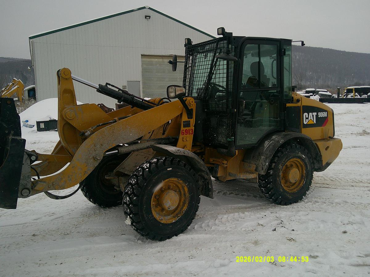 Used 2019 CATERPILLAR 906M