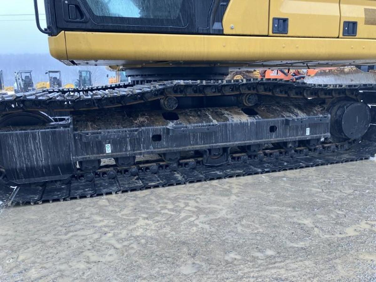 Used 2023 CATERPILLAR 320 GC