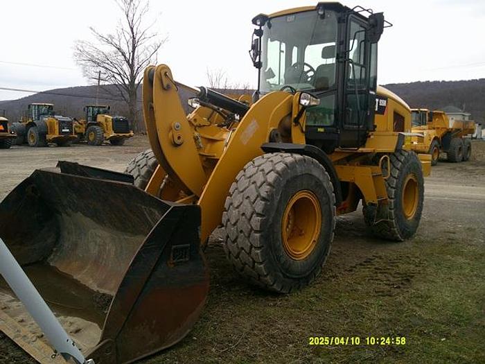 Used 2015 CATERPILLAR 926M