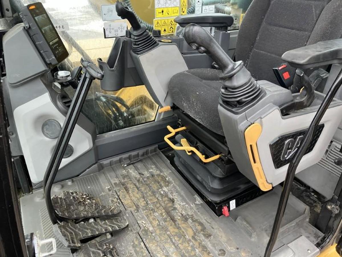 Used 2023 CATERPILLAR 320 GC