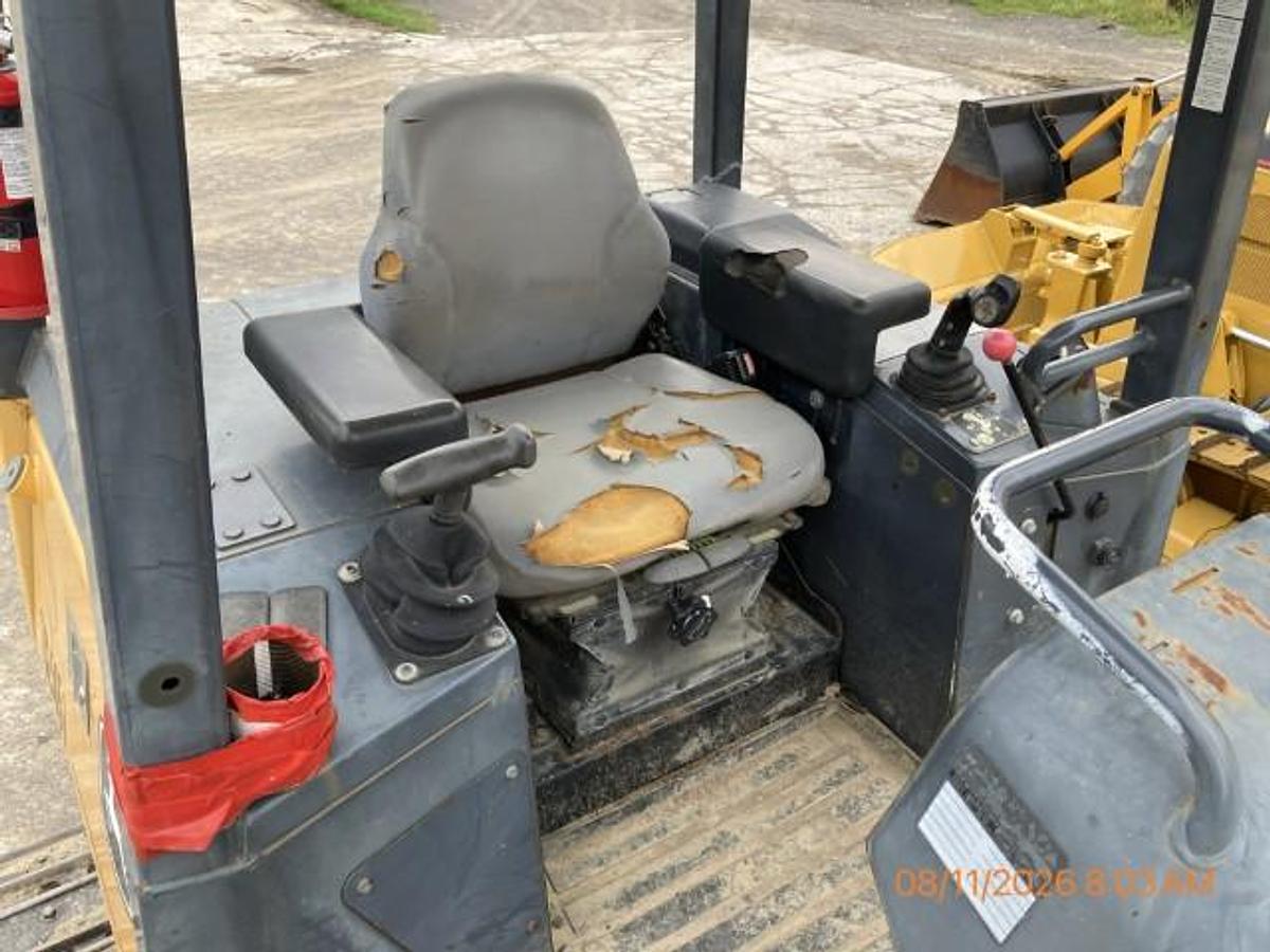 Used 2014 DEERE 450J LGP