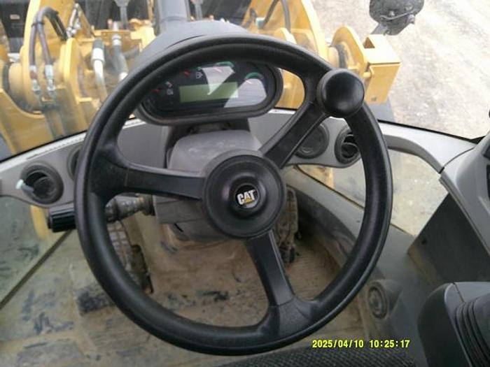 Used 2015 CATERPILLAR 926M