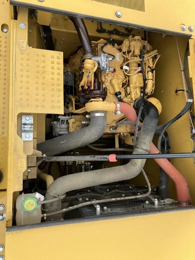 Used 2023 CATERPILLAR 320 GC