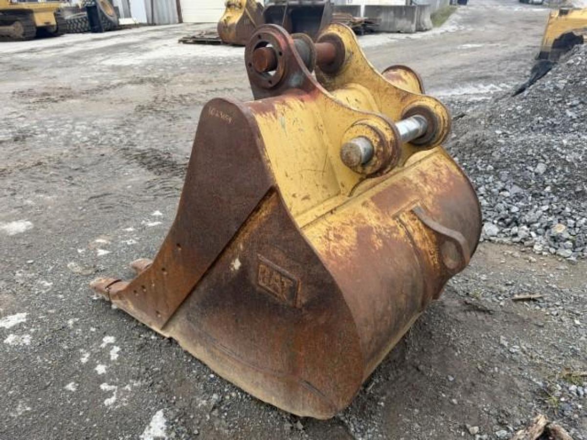 Used CATERPILLAR 320