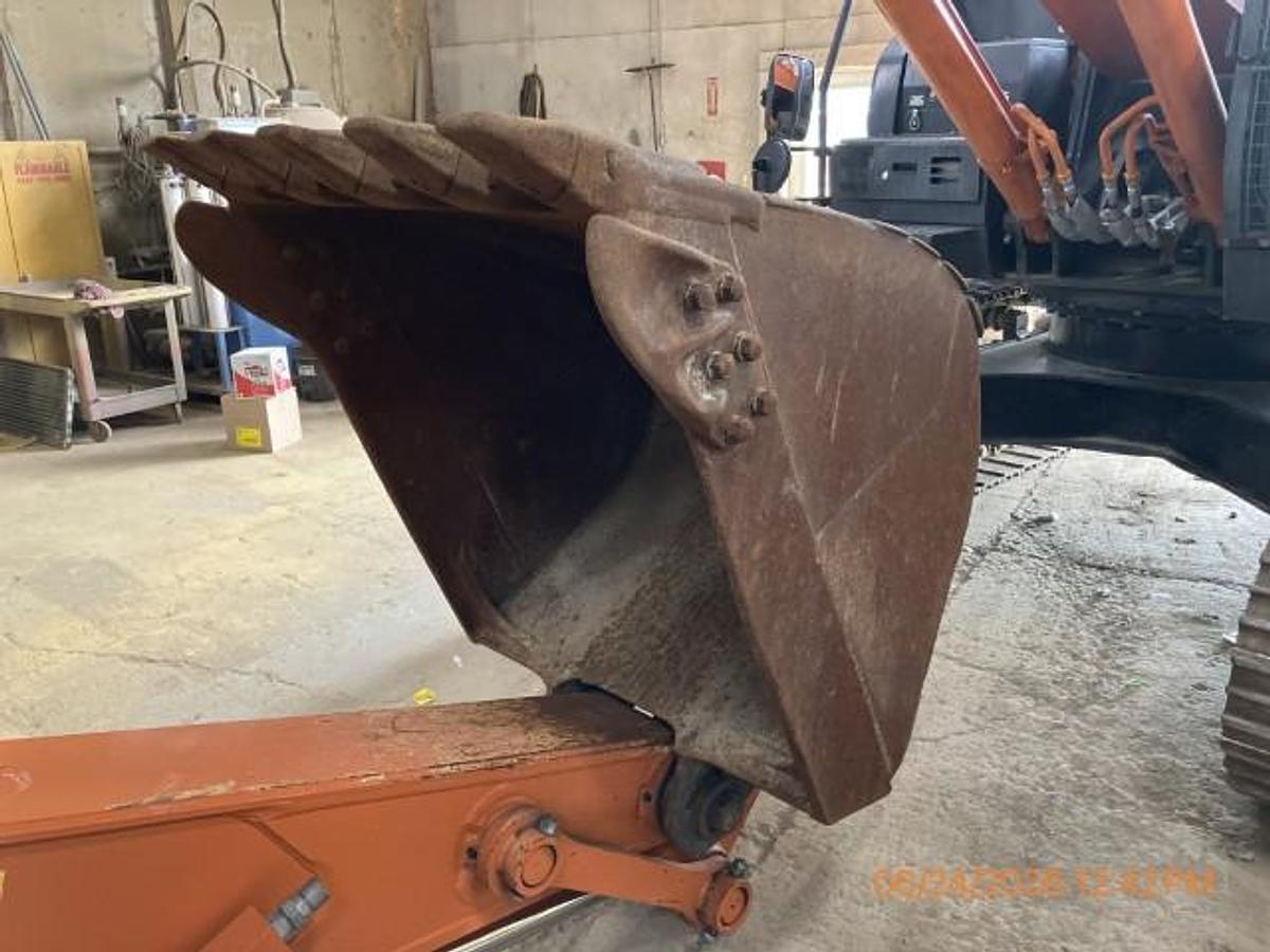 Used 2021 HITACHI ZX200-6