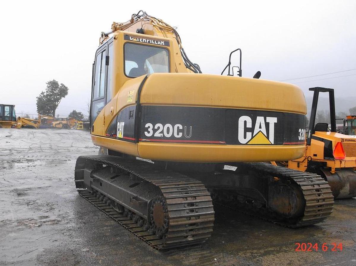 Used 2001 CATERPILLAR 320C U