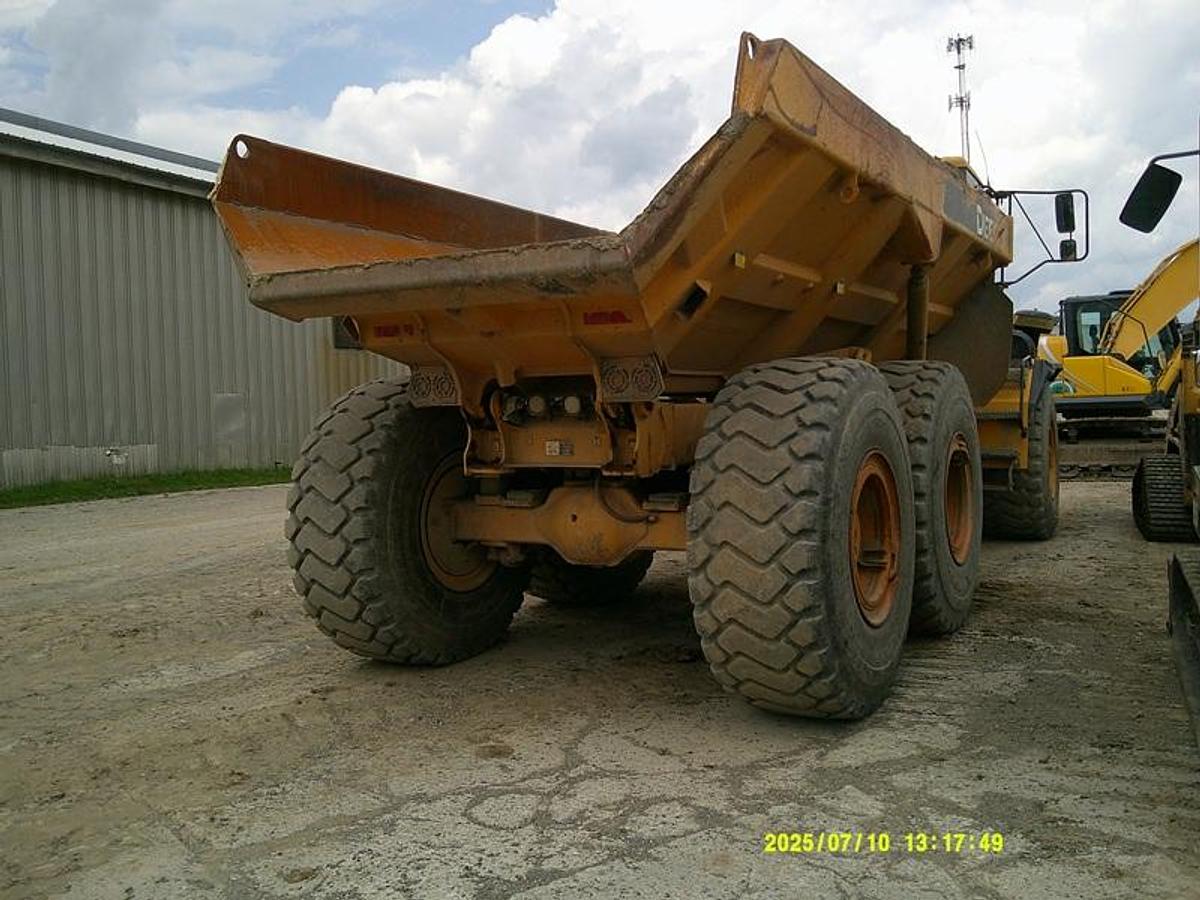 Used 2014 DEERE 250D