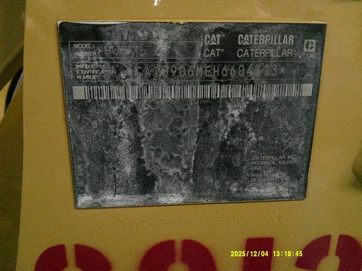 Used CATERPILLAR 906M