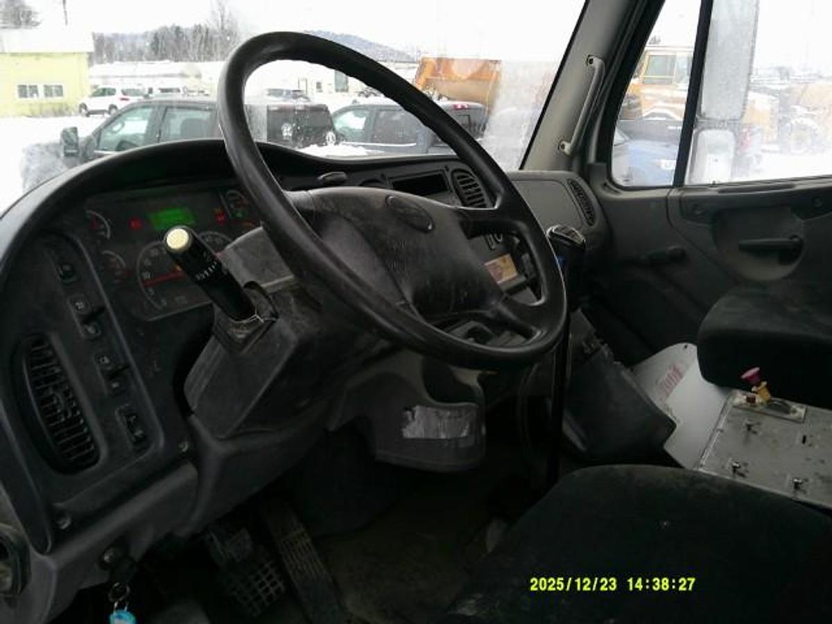 Used 2019 Freightliner M2 106