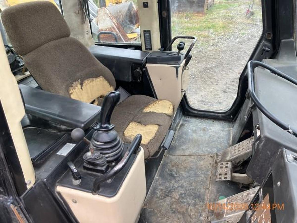 Used 2001 CATERPILLAR 963C