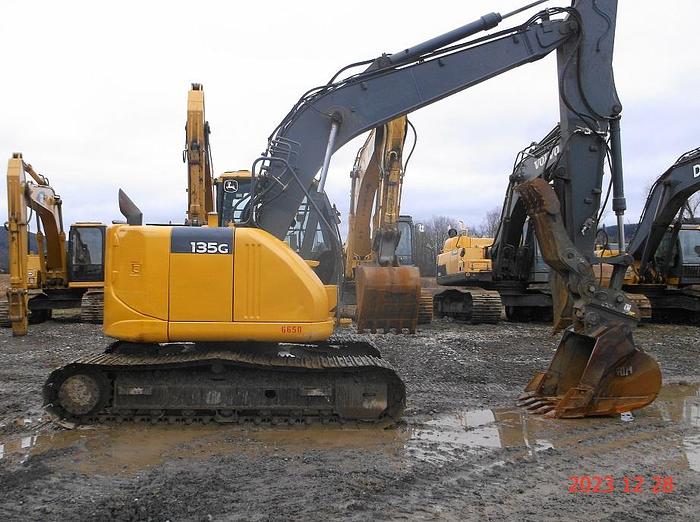 Used 2012 DEERE 135G