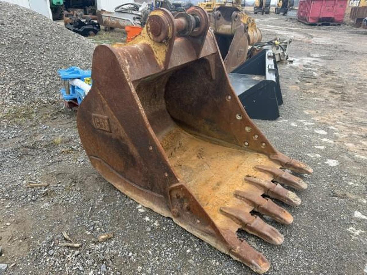 Used CATERPILLAR 320