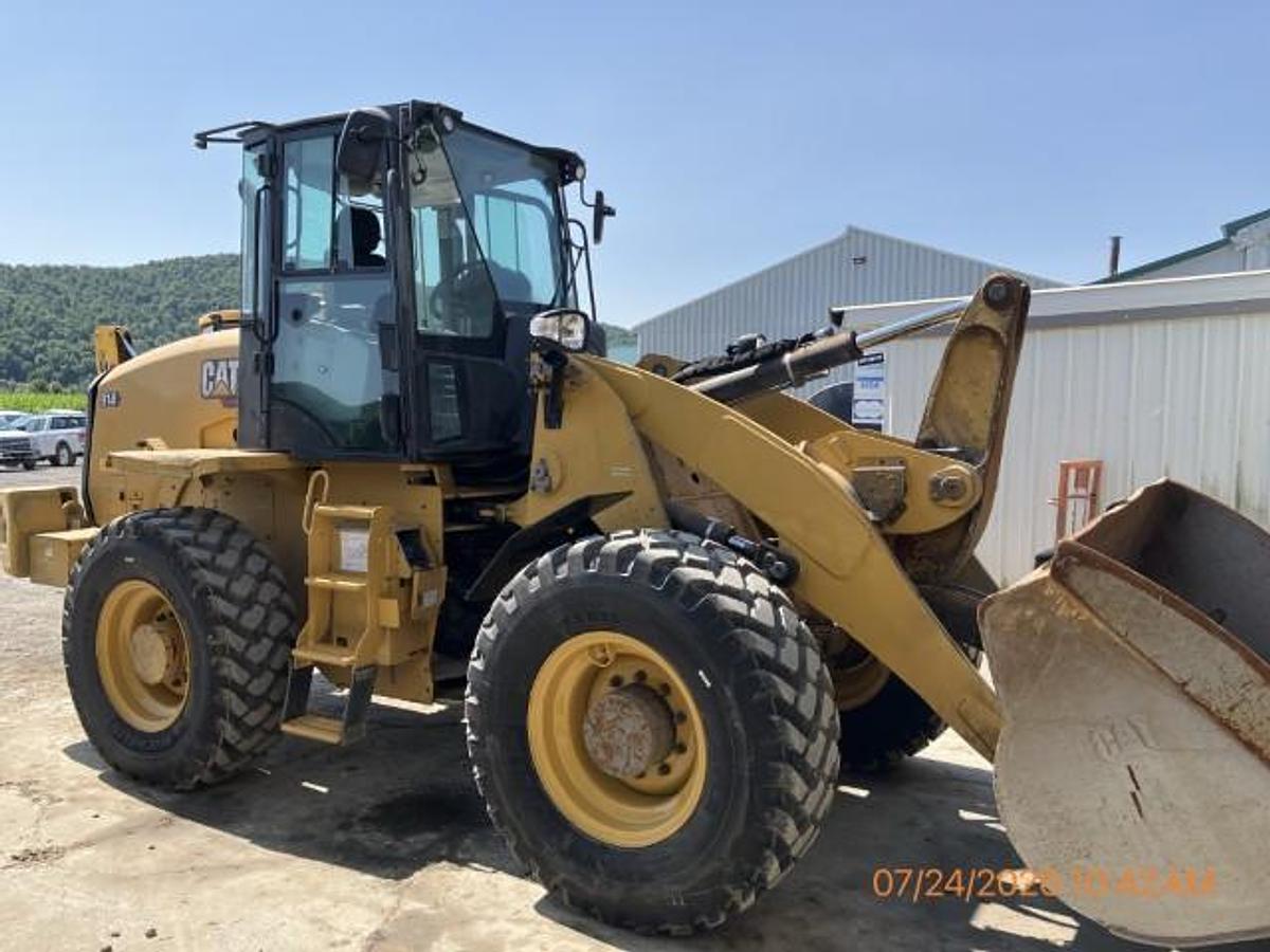 Used 2023 CATERPILLAR 914