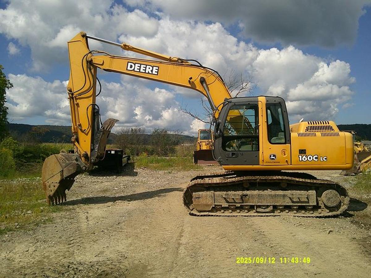 Used 2003 DEERE J160C