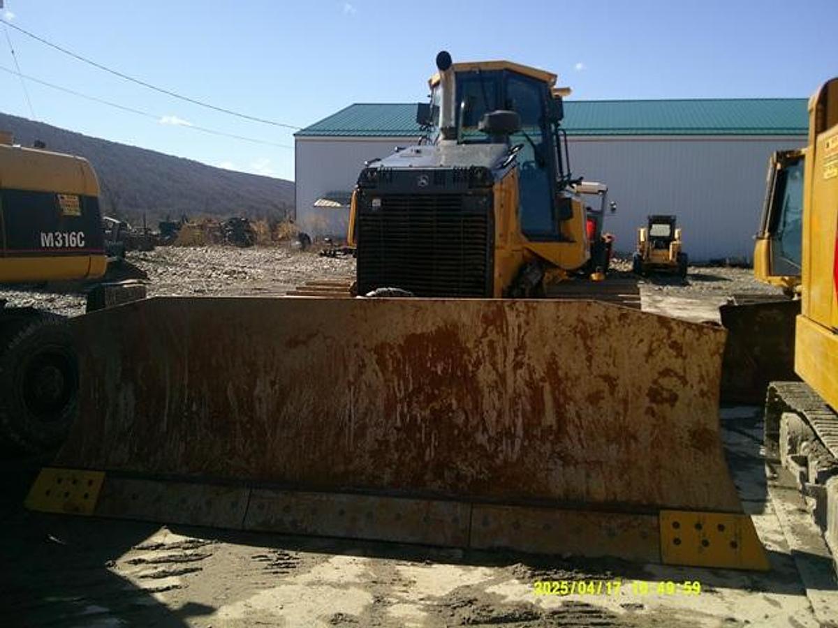 Used 2017 DEERE 850K WLT