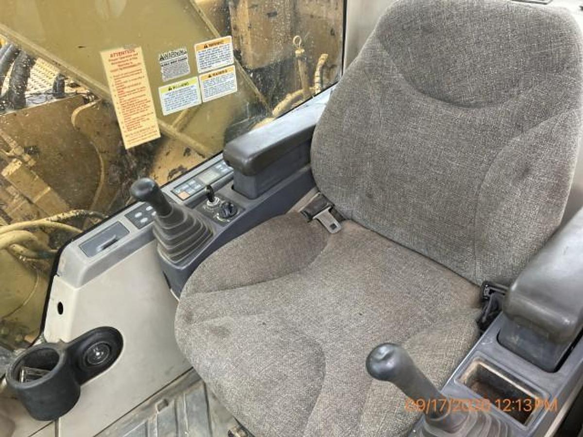Used 2001 CATERPILLAR 320C U