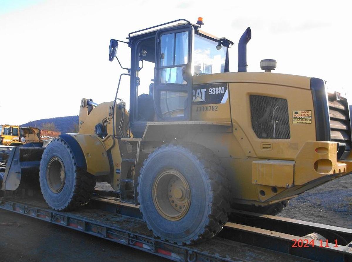 Used 2016 CATERPILLAR 938M