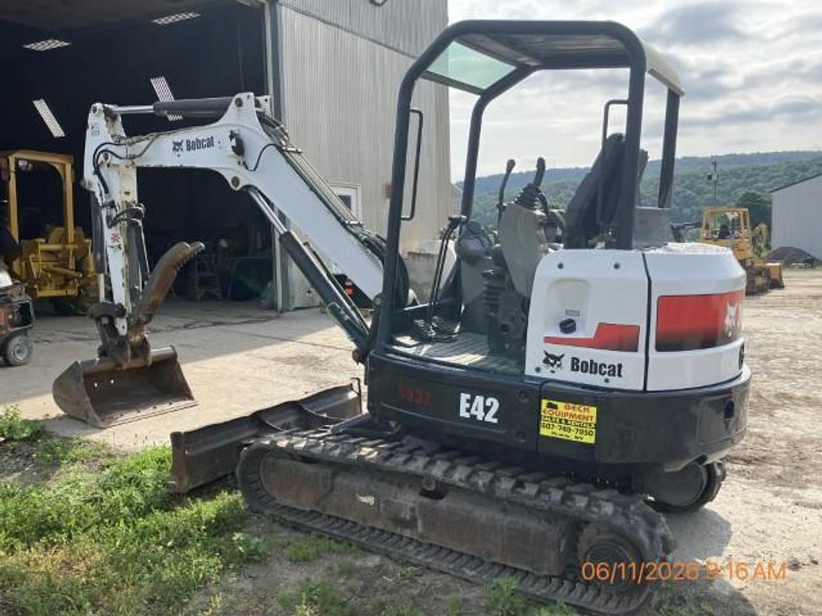 Used 2014 BOBCAT E42