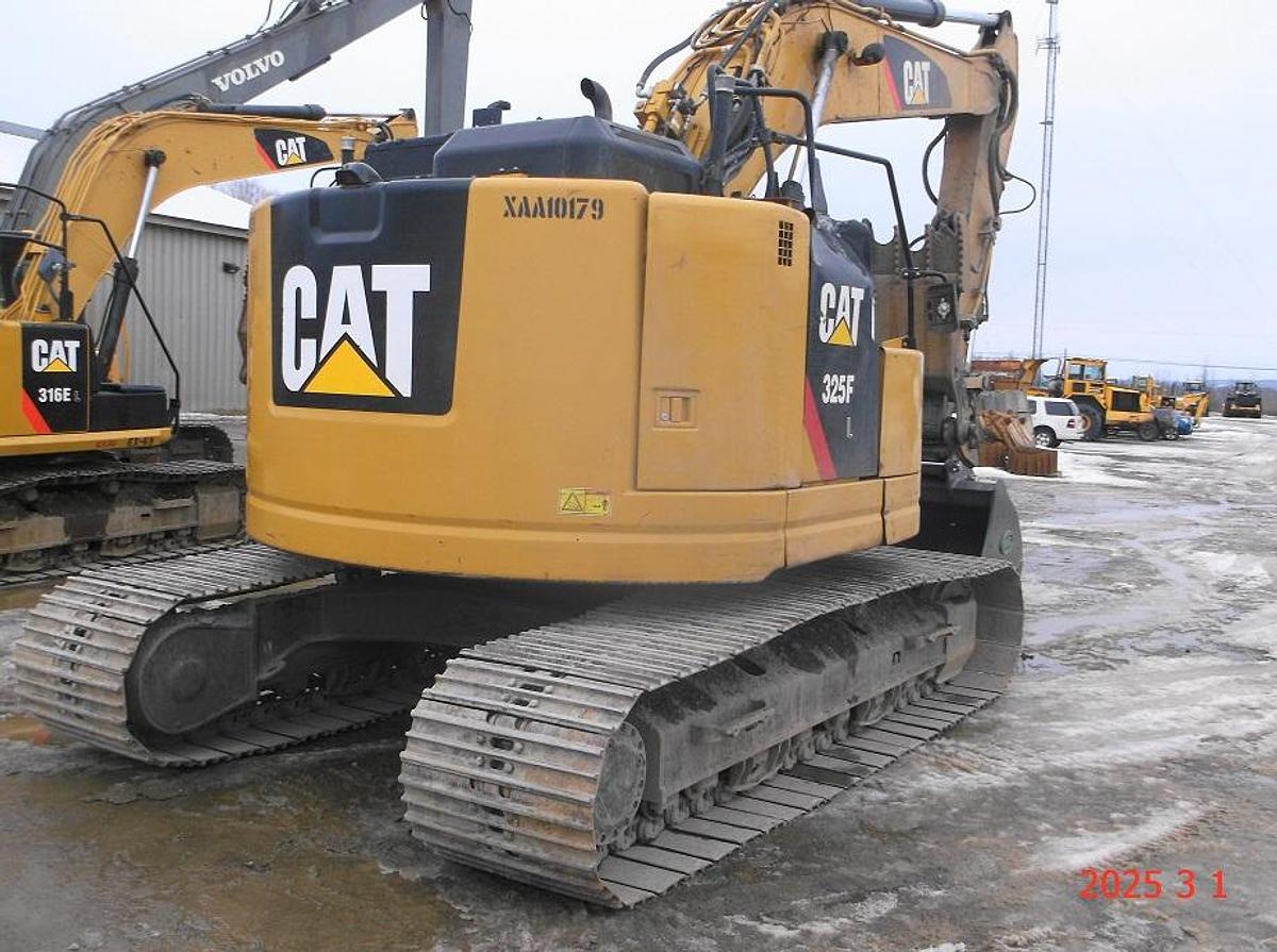 Used CATERPILLAR 325FL CR