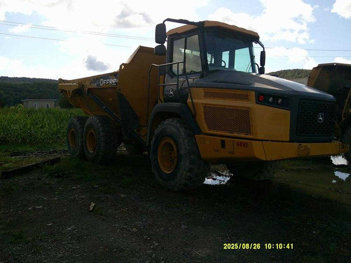 Used 2019 DEERE 260E