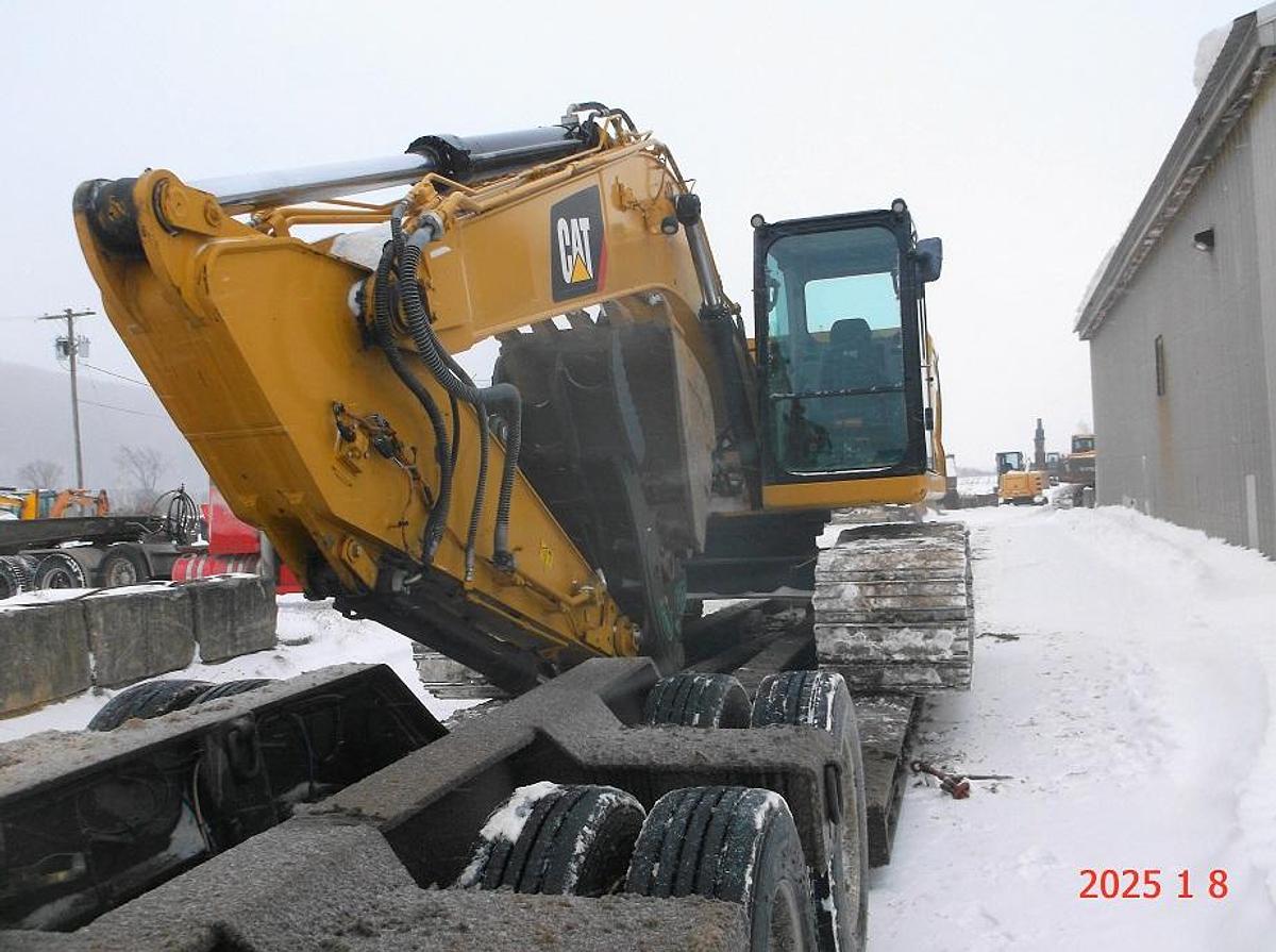 Used 2018 CATERPILLAR 323