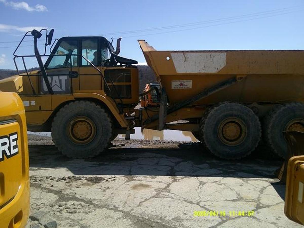 Used 2014 CATERPILLAR 730C