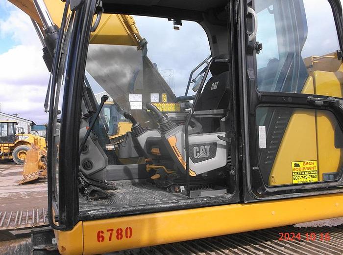 Used 2018 CATERPILLAR 323