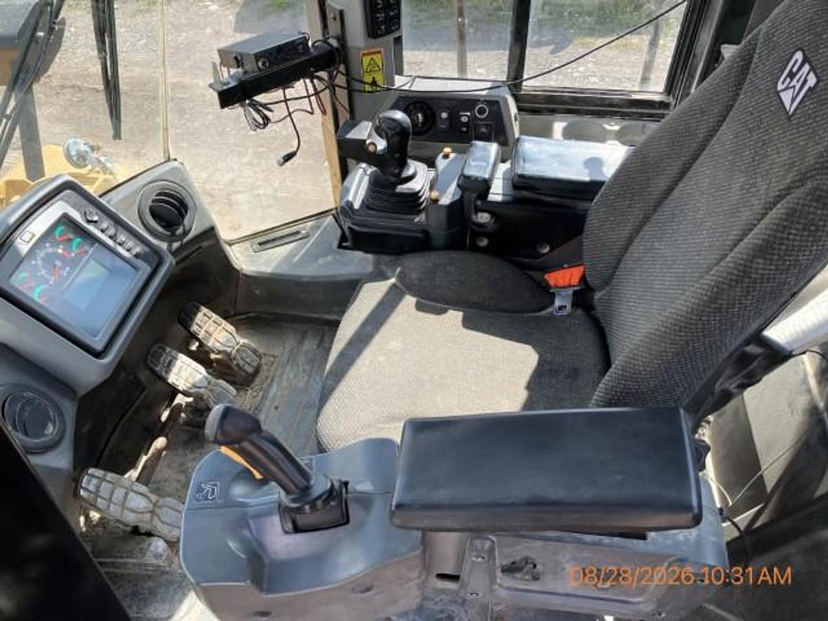 Used 2016 CATERPILLAR 980k