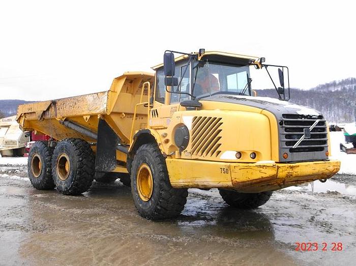 Used 2004 VOLVO A25D