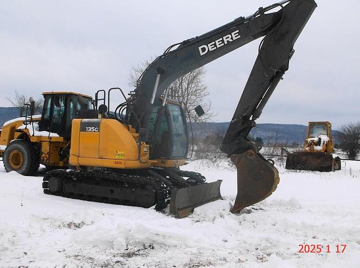 Used 2018 DEERE 135G