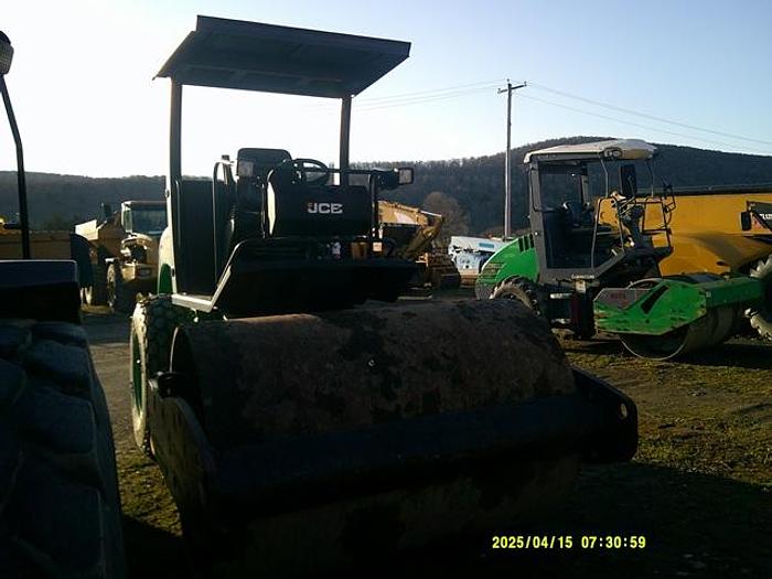 Used 2014 JCB VIBROMAX VM75D