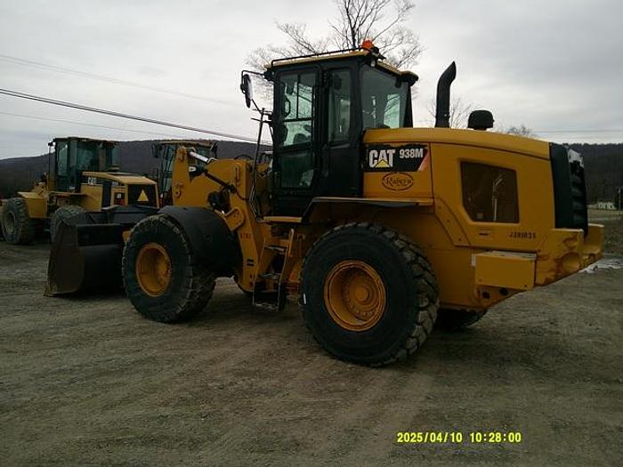 Used 2015 CATERPILLAR 938M