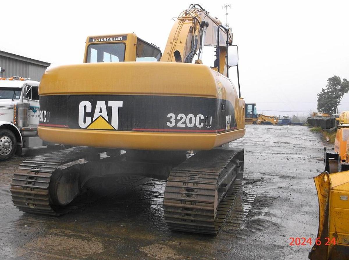 Used 2001 CATERPILLAR 320C U